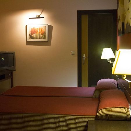 Hotel La Parrilla อัลบ็อกซ์ ภายนอก รูปภาพ